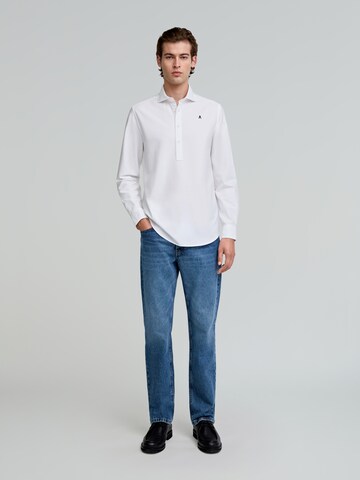 Scalpers Regular fit Button Up Shirt in White: front