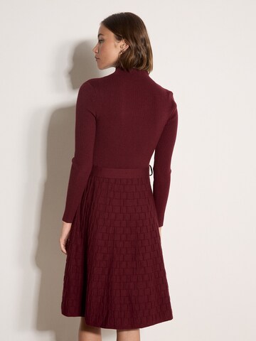 Robe ' ' Apricot en rouge