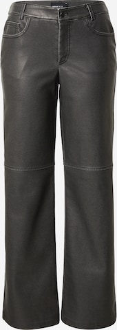 Gina Tricot Regular Housut värissä musta: etupuoli