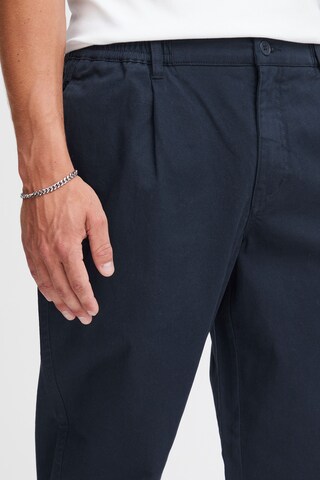 !Solid Regular Bundfaltenhose 'Dylan' in Blau