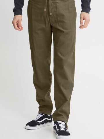 INDICODE JEANS Regular Pants 'Ives' in Green: front