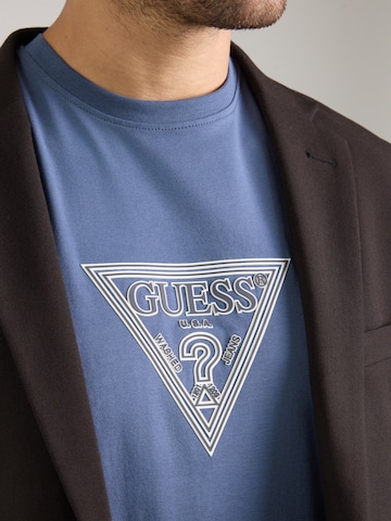 GUESS - Camiseta en azul