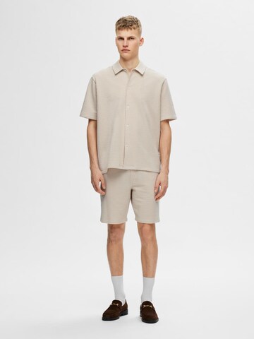 SELECTED HOMME Regular Shorts 'Ben Seersucker' in Beige