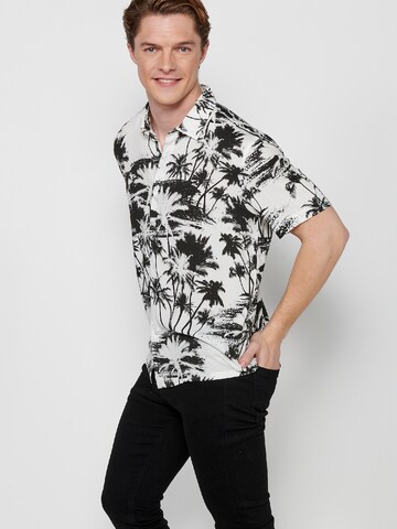 KOROSHI - Ajuste regular Camisa en negro