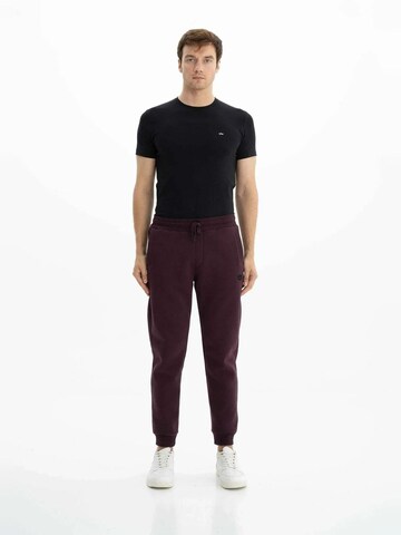 Effilé Pantalon Arma en rouge