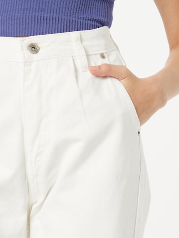 Trendyol Normální Džíny se sklady v pase – bílá