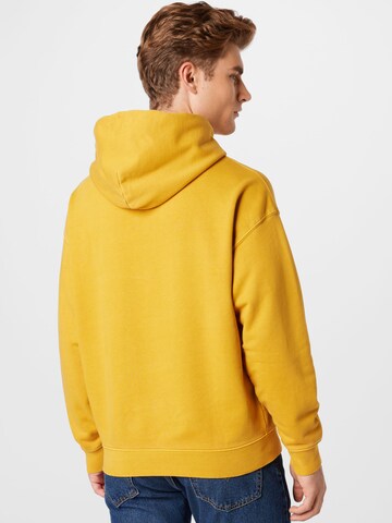 LEVI'S ® Sweatshirt in Gelb