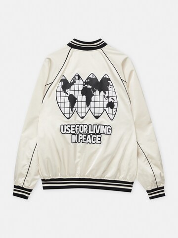 Pull&Bear Between-Season Jacket in White