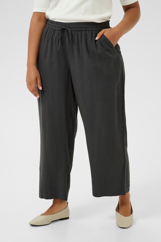 Loosefit Pantalon 'Mille' KAFFE CURVE en noir : devant