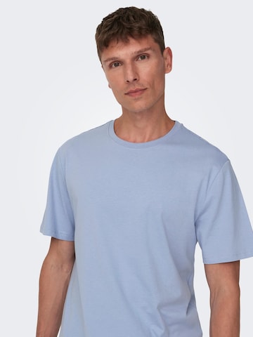 Only & Sons Regular fit T-shirt 'Matt' i blå
