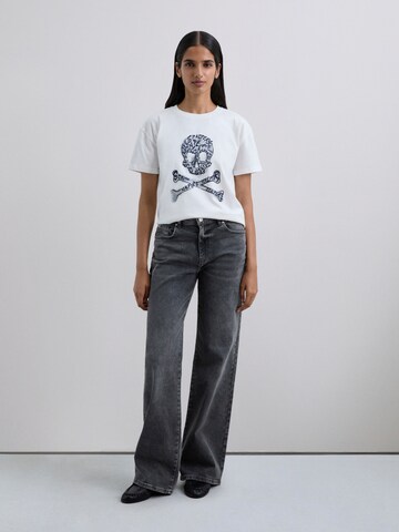 Scalpers Shirt in White: front