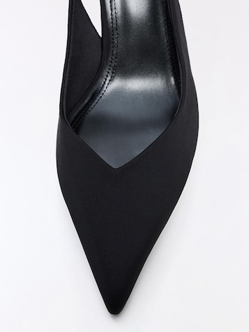 Bershka Slingback pumps in Black