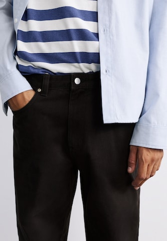 Pull&Bear Regular Byxa i svart