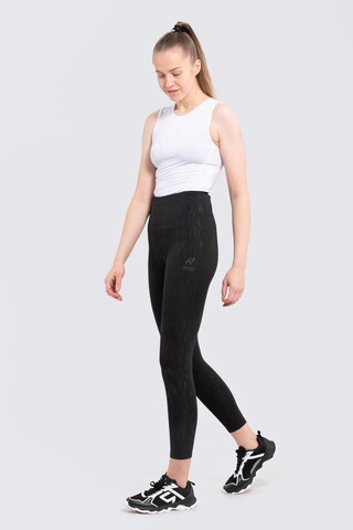 Skinny Pantalon de sport Rukka en noir