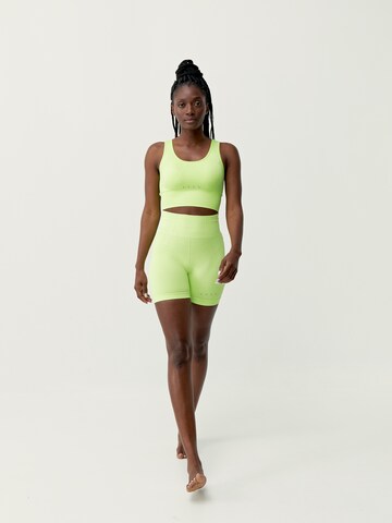 Born Living Yoga Skinny Sportshorts 'Urdhva' in Grün