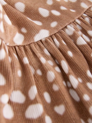 Robe Next en marron