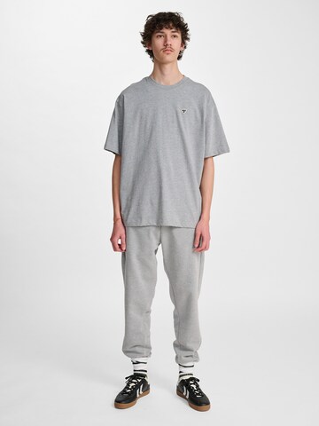 T-Shirt Hummel en gris