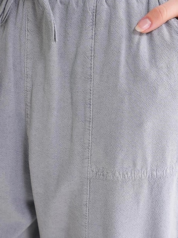 MixRay - Loosefit Calças em cinzento