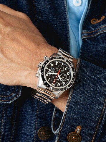 Montre à affichage analogique FESTINA en noir : devant