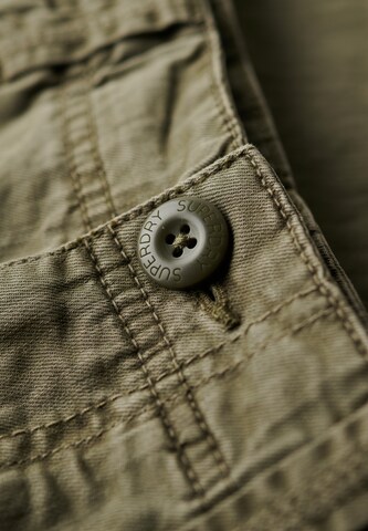 Superdry Regular Cargobroek 'Core' in Groen