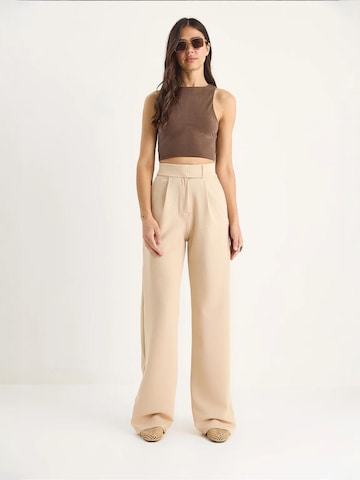 Bianco Lucci Wide leg Bandplooibroek in Beige: voorkant