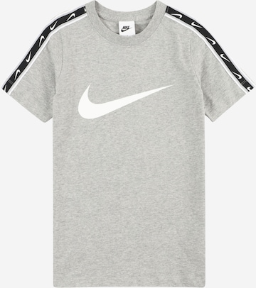 Nike Sportswear Тениска 'REPEAT' в сиво: отпред