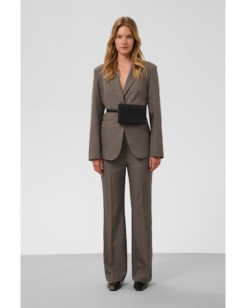 SOAKED IN LUXURY Skinny Broek in Bruin