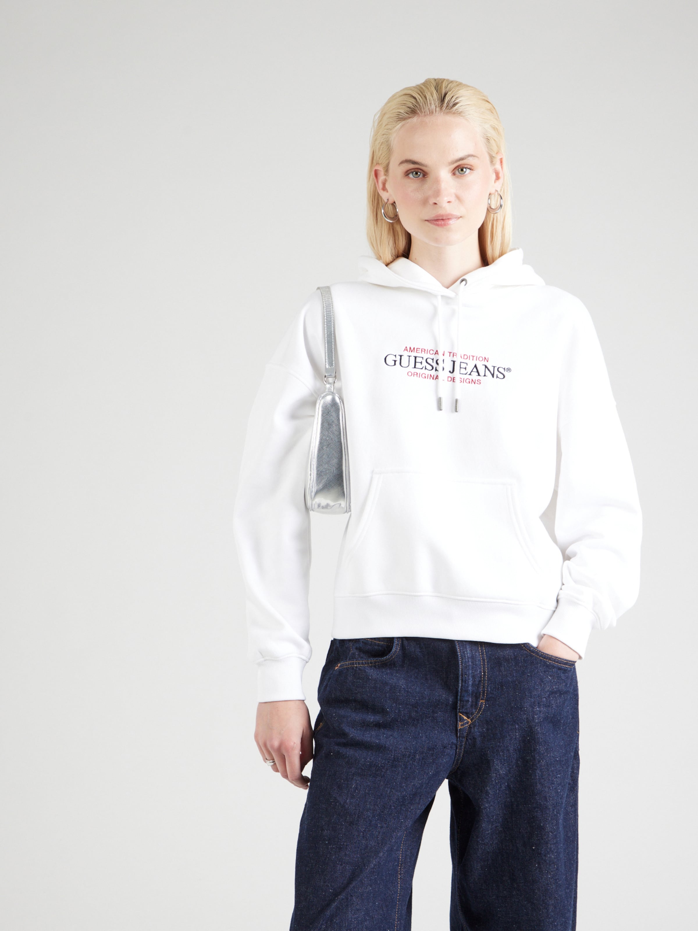 GUESS JEANS Sweatshirt AMERICAN in White ABOUT YOU