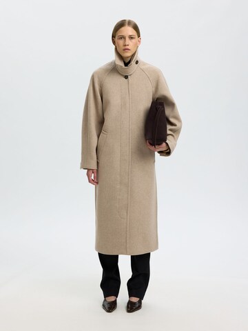 SELECTED Välikausitakki 'SLWRAEY' värissä beige
