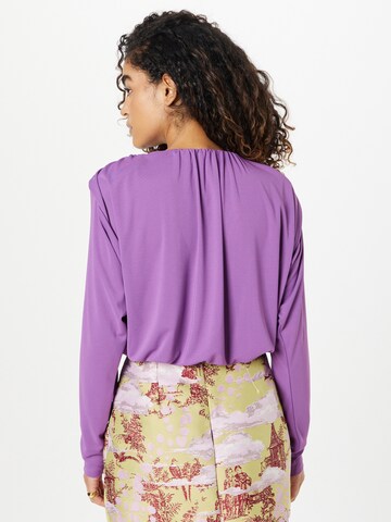 T-shirt 'Freja' Gina Tricot en violet