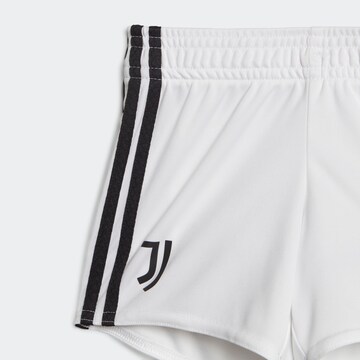 Completo per l'allenamento 'Juventus Turin 22/23' di ADIDAS PERFORMANCE in bianco