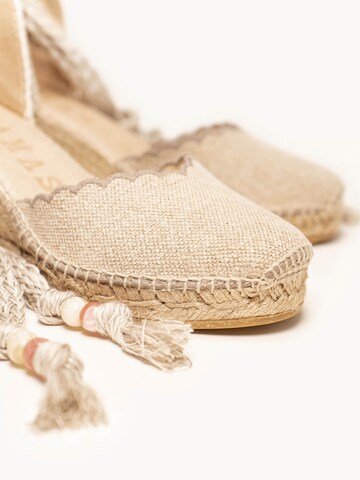 Alhamas Sandal 'Alpargata Cuña' in Beige