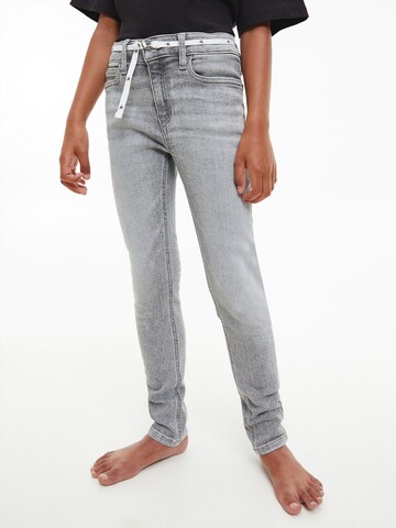 Skinny Jean Calvin Klein Jeans en gris : devant