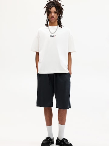Tricou 'STWD' de la Pull&Bear pe alb: față