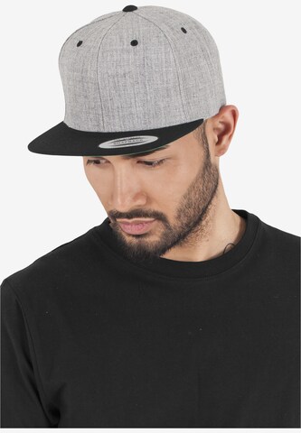 Casquette Flexfit en gris