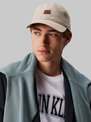 Calvin Klein Jeans Pet in Beige