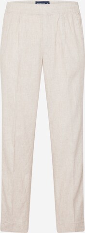 Abercrombie & Fitch Regular Pleat-front trousers in Beige: front