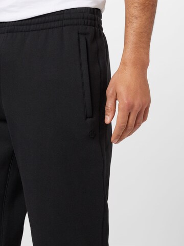 Tapered Pantaloni 'Premium Essentials' de la ADIDAS ORIGINALS pe negru