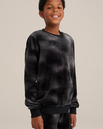 Pijamale de la WE Fashion pe negru