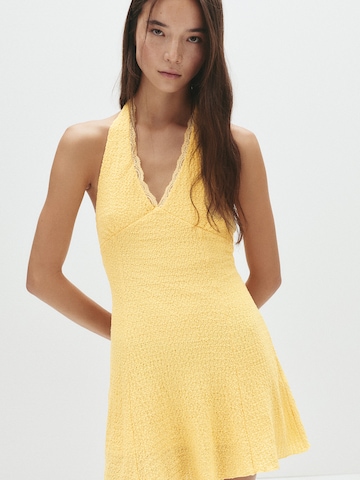 Robe d’été Pull&Bear en jaune : devant