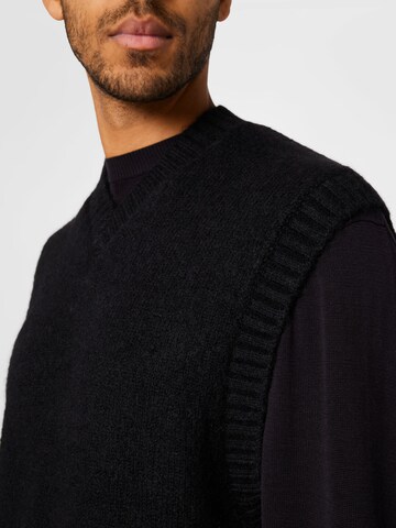 WEEKDAY Sweater Vest 'Cohen' in Black