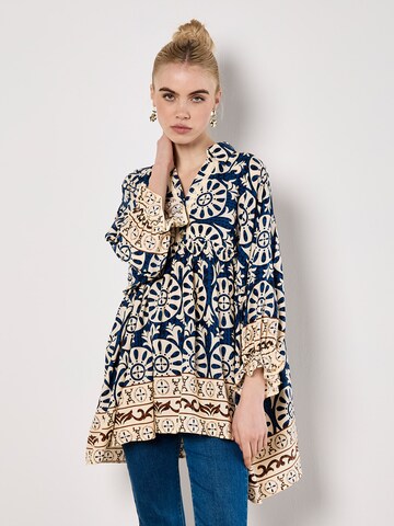 Apricot Blouse ' ' in Blue: front