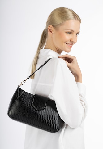 Usha Shoulder Bag in Black