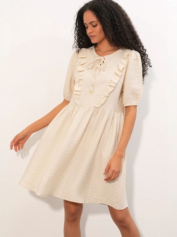 Bigdart Dress in Beige: front