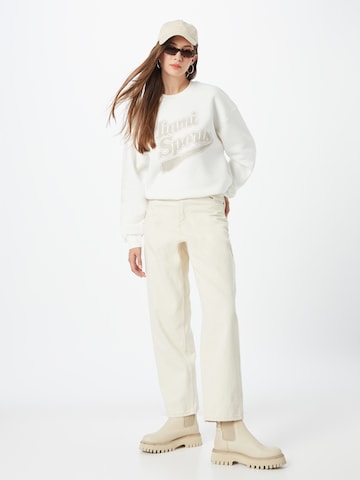 Sweat-shirt 'Riley' Gina Tricot en blanc