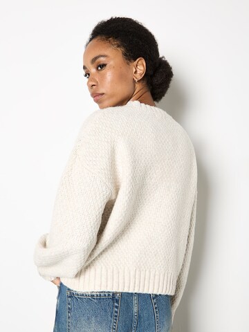 Apricot Sweater in White