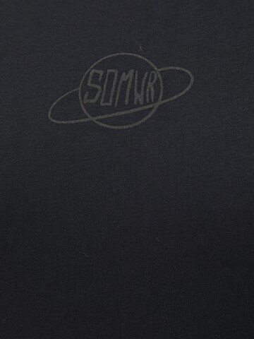 SOMWR T-Shirt 'THE PLANET#S HERE' in Schwarz