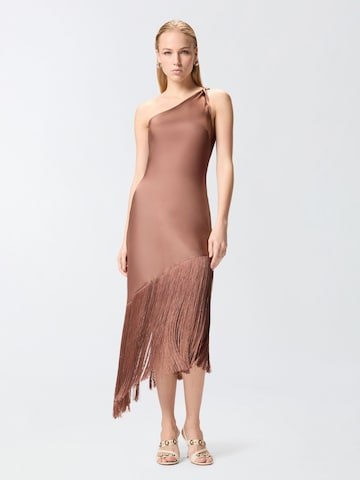 PINKO Sukienka 'PINKO KIWI ABITO SATIN CON FRANGE ABITO' w kolorze brązowy: przód