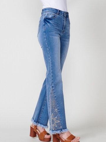 KOROSHI Flared Jeans in Blauw