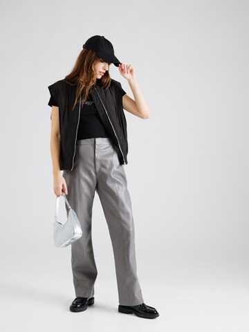 Gina Tricot Regular Trousers in Grey